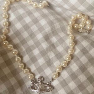 Vivienne Westwood planet pearl bas choker necklace